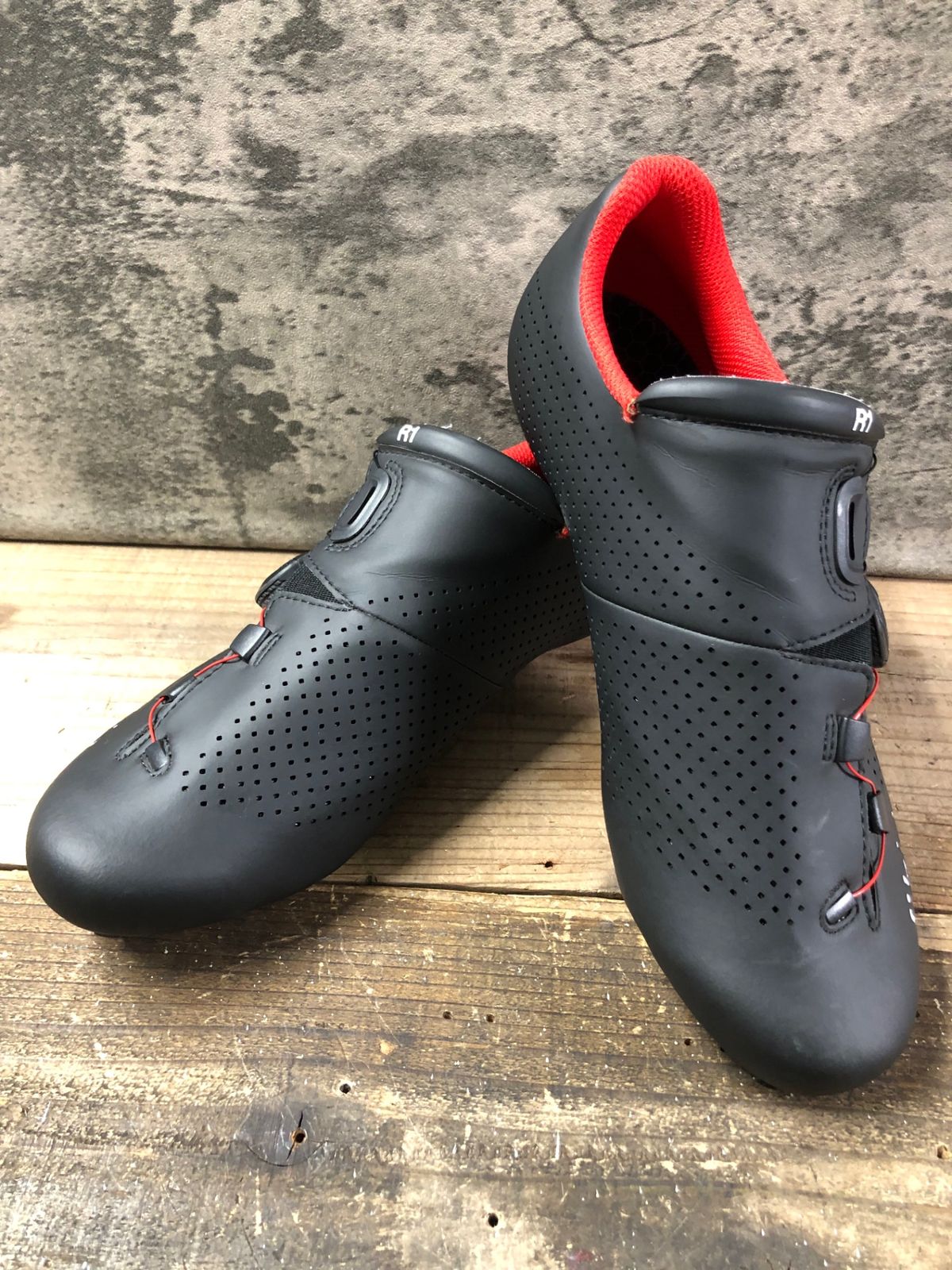 IR961 フィジーク fizik R1B ビンディングシューズ SPD-SL 黒赤 EU39.5 