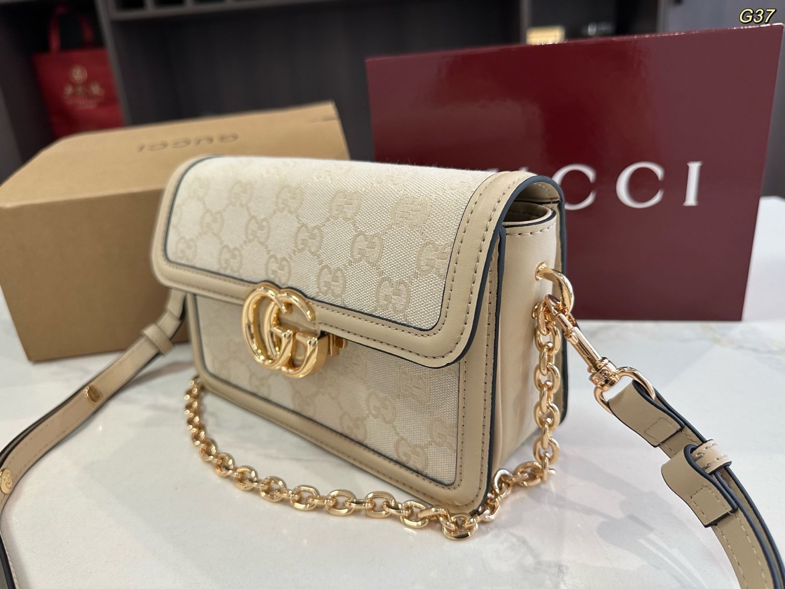 GUCCI GGマーモント スクエアミニバッグ 2025SS ? 22×15cm [本日
