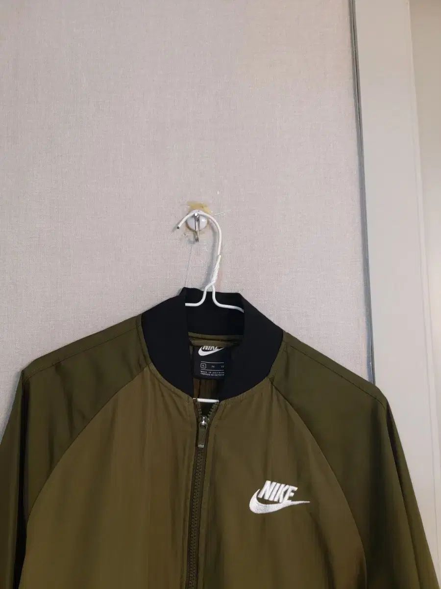 XL カーキ