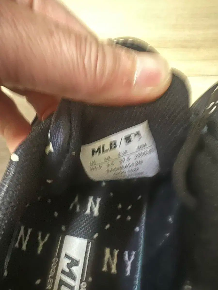 MLB
