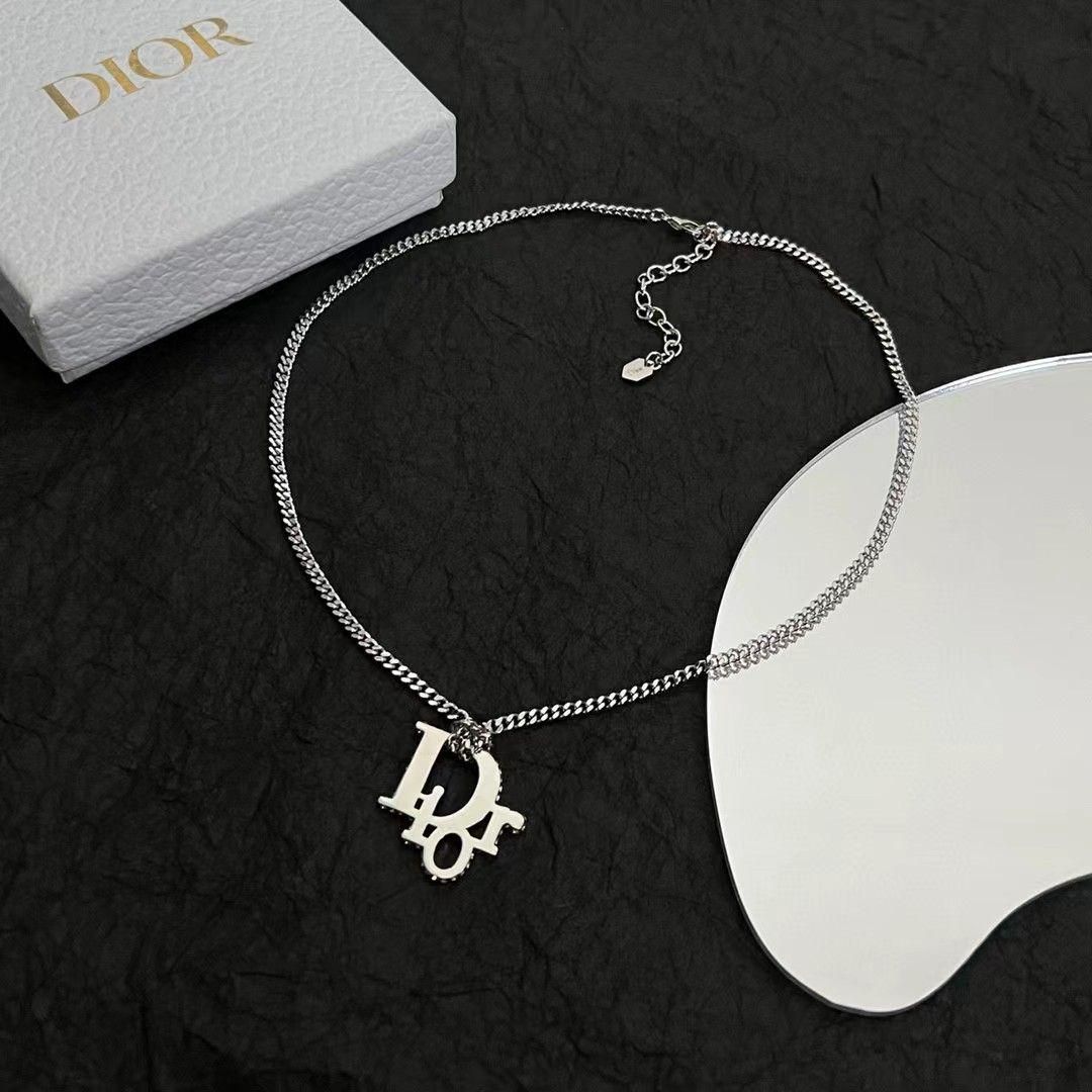 美品 くホワイトクリスタル＞☆DIOR☆ペンダントネックレス