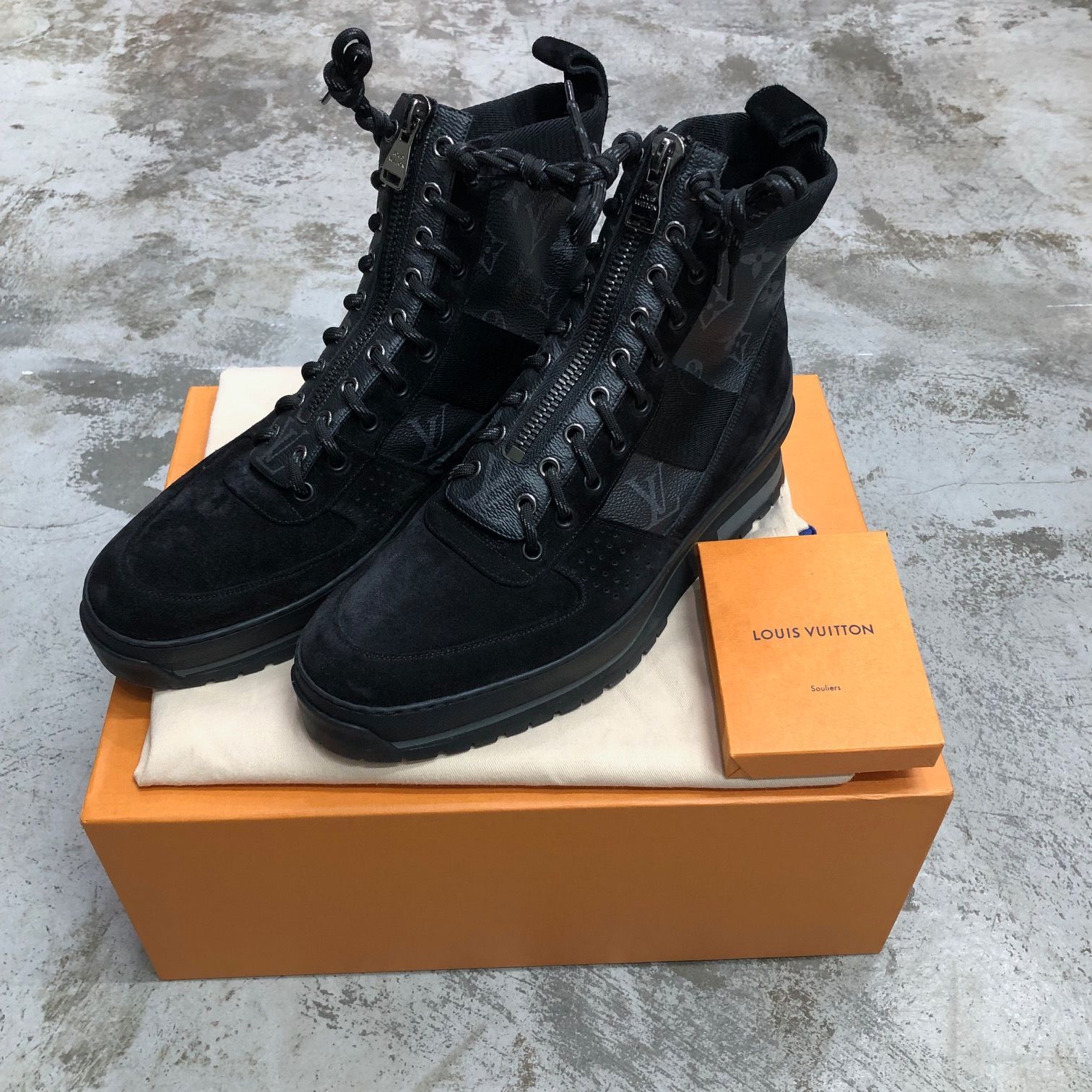 ルイヴィトン Louis Vuitton ハーレムライン スエード×レザー