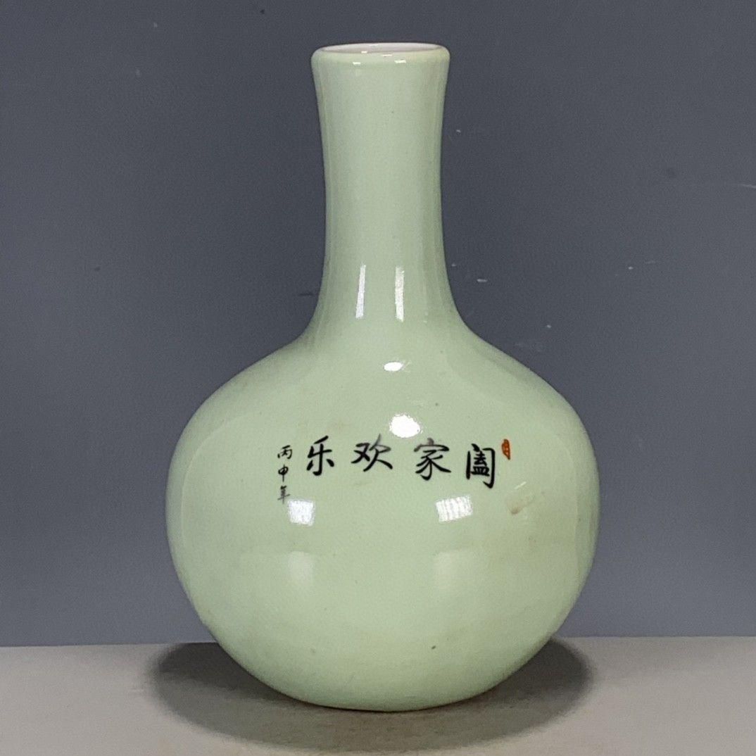 中国美術 景徳鎮 パステル彩ハスの花 天球瓶 工芸品 置物 中国美術 景徳鎮 パステル彩ハスの花 天球瓶 工芸品 置物 - メルカリ
