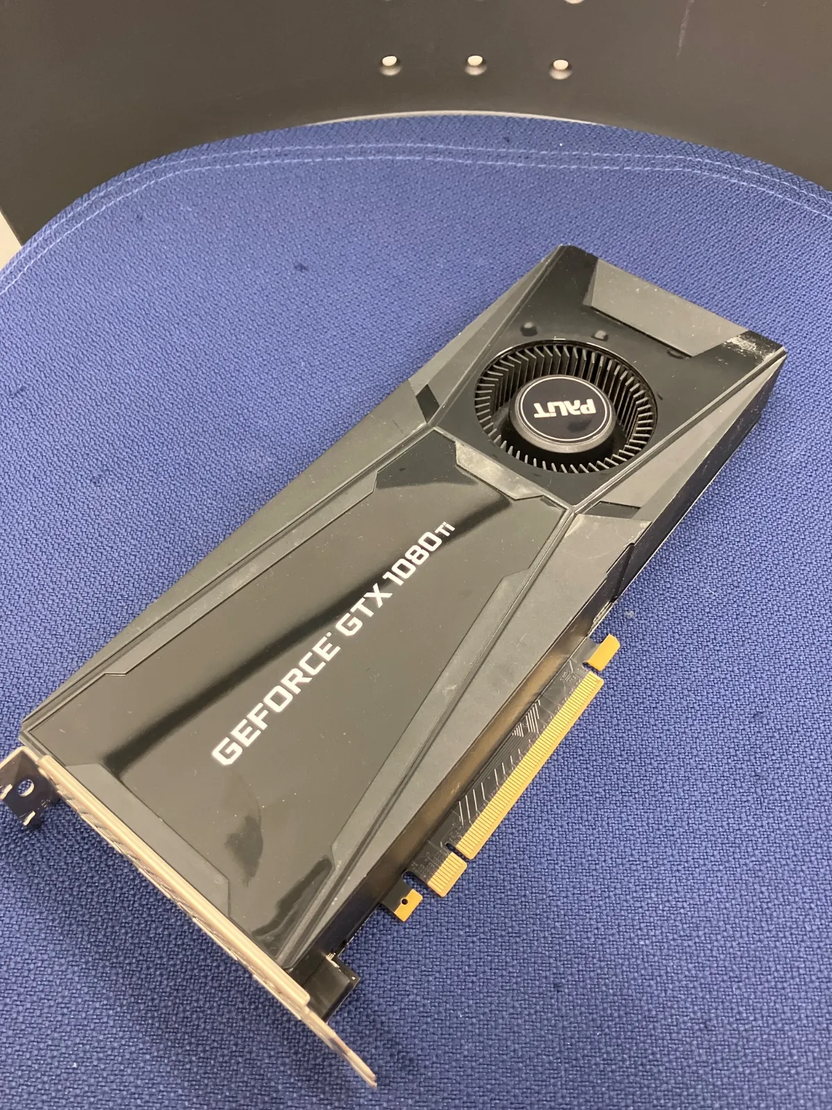 GeForce GTX 1080ti ジャンク 2連FAN仕様のICESTOM採用OC仕様のGTX 1080 Ti搭載カード「Zotac