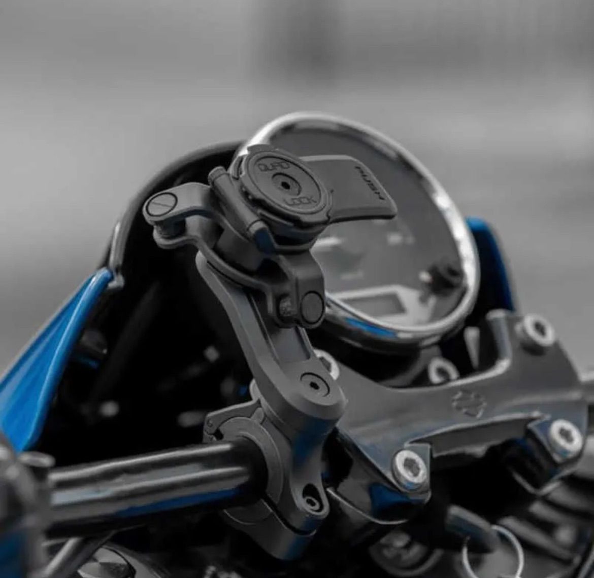 未開封 QUAD LOCK Motorcycle Handlebar Mount