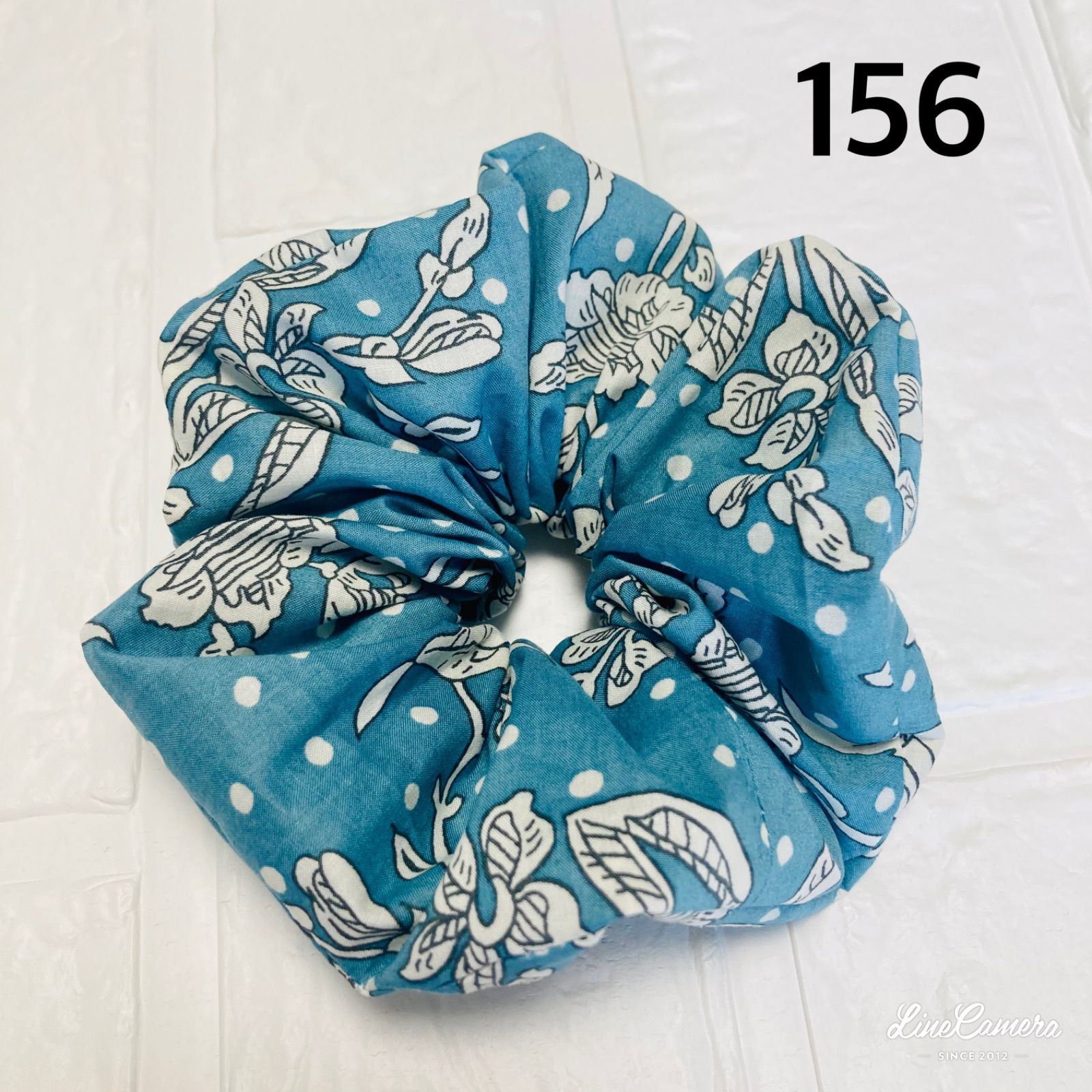 リバティタナローンマロリー シュシュ　サックス　普通サイズ　ハンドメイド