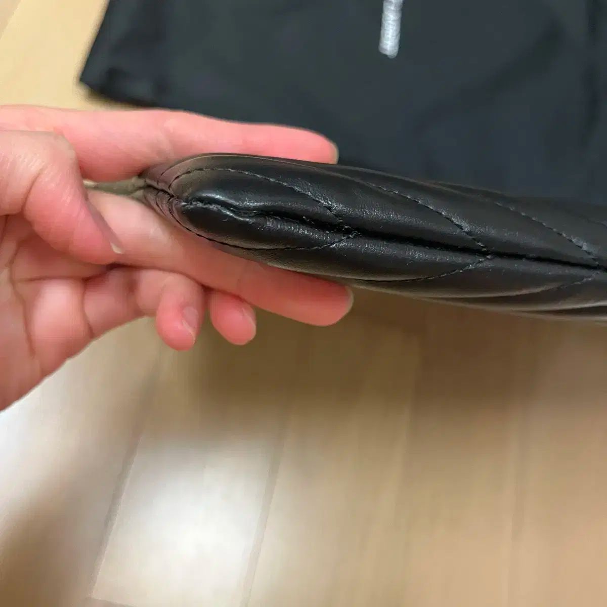 ラージ ブラック