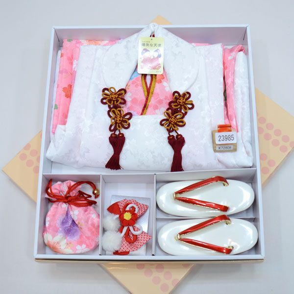 七五三 三歳 女児 被布 着物セット 日本製 綸子地 陽気な天使 NO23985 七五三 三歳 女児 被布着物フルセット 日本製 陽気な天使 綸子地