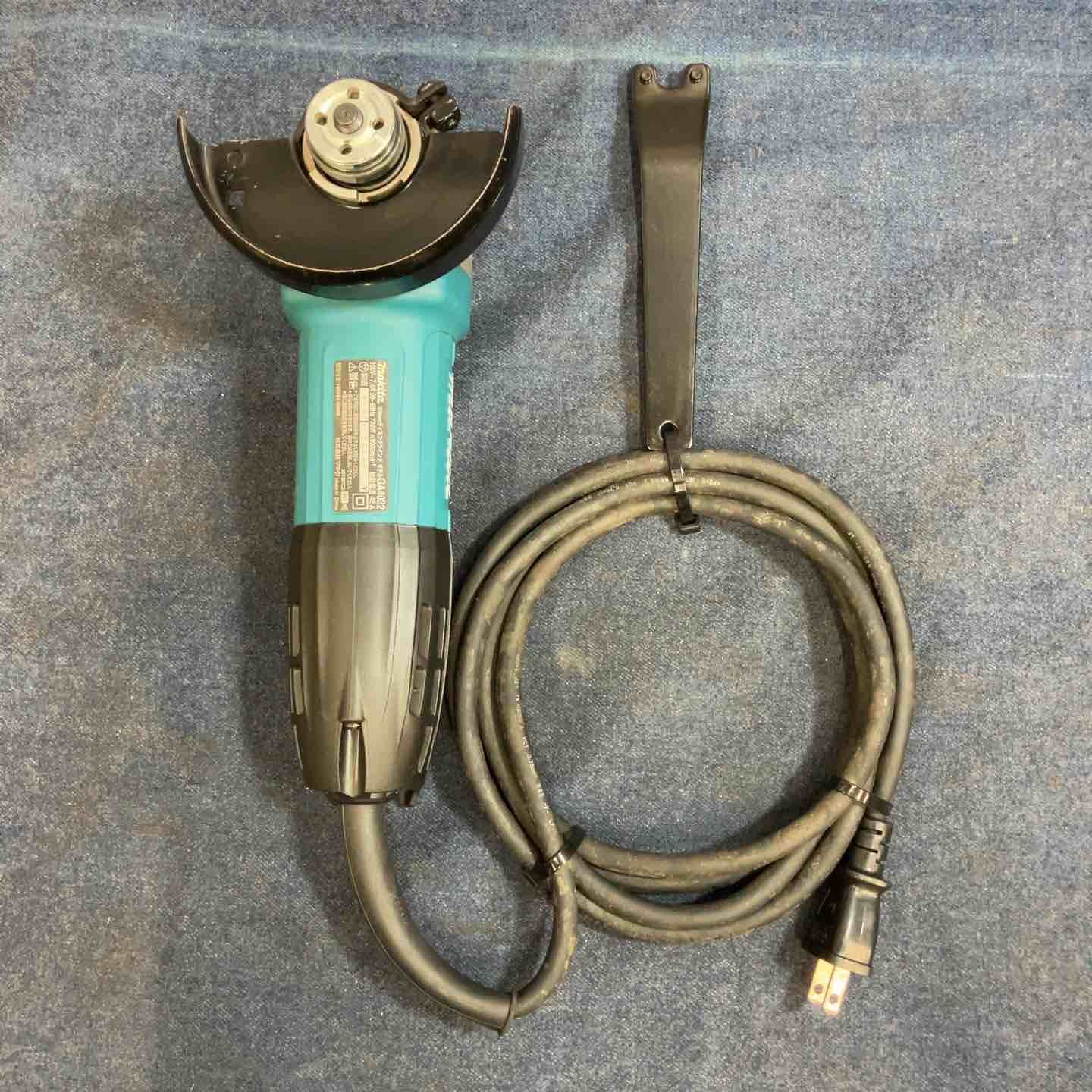 マキタ makita 100mmディスクグラインダ GA4032 八潮店