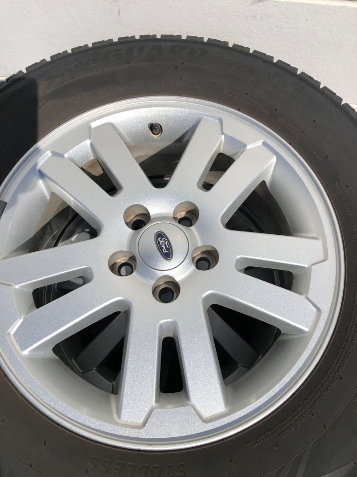 フォード 245 65 17 4本スタッドレス