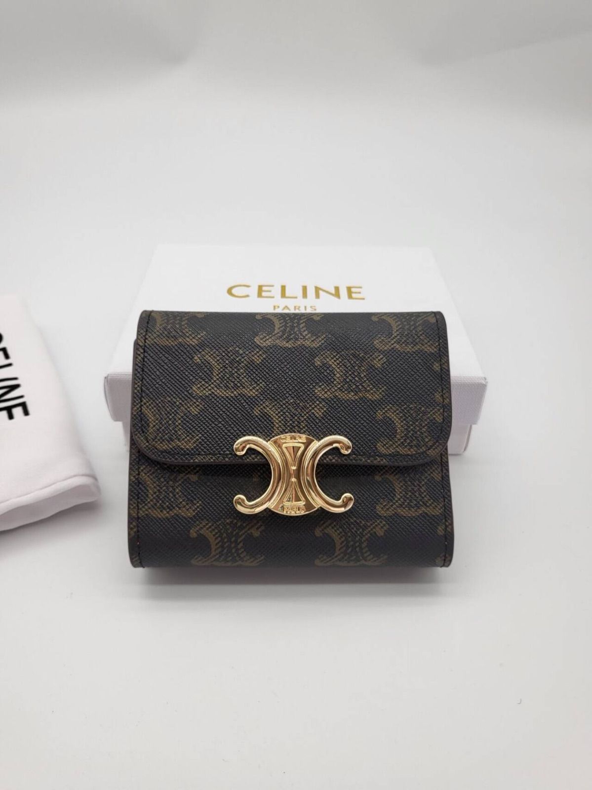 セリーヌ CELINEトリオンフ ウォレット 折りたたみ財布