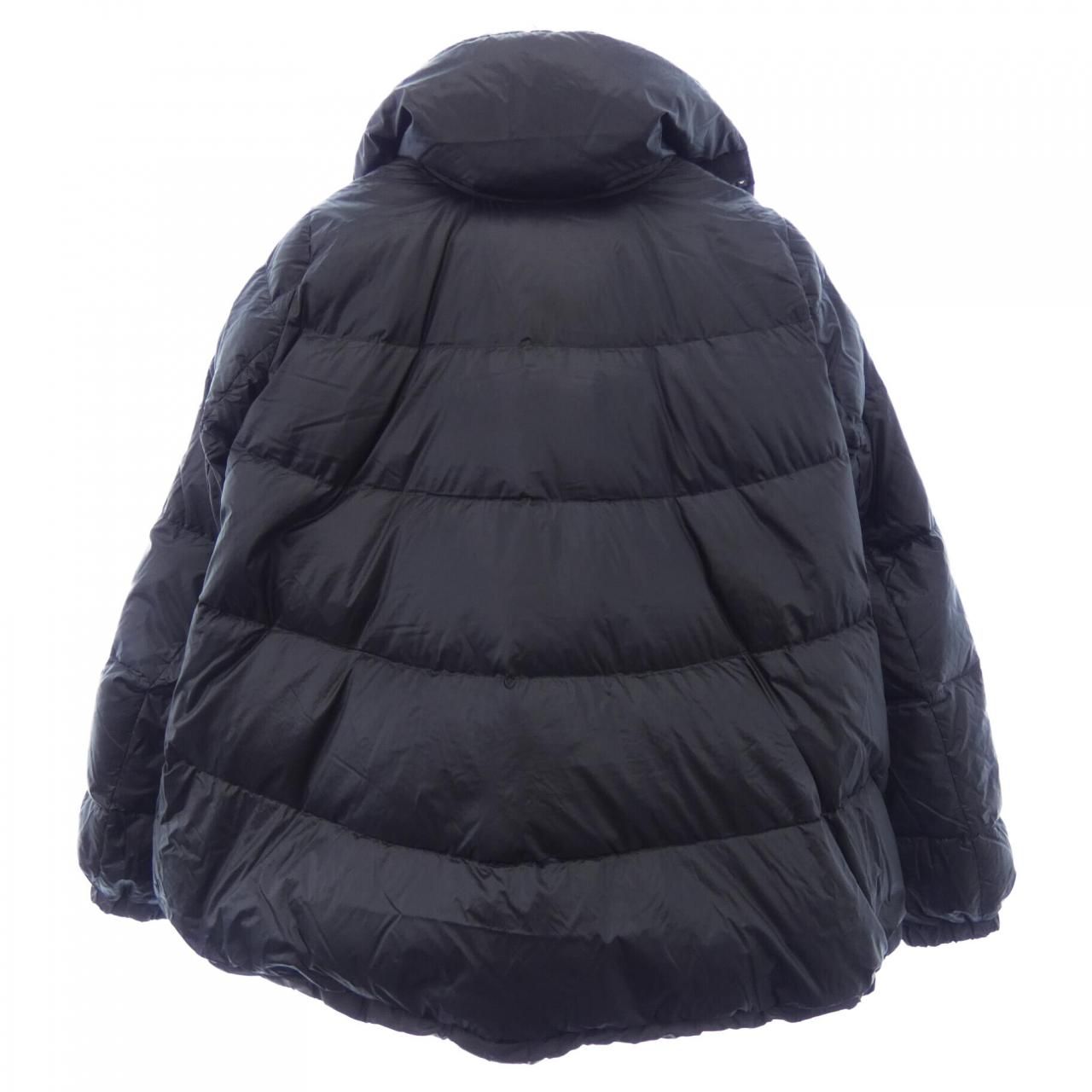 SACAI ダウンジャケット