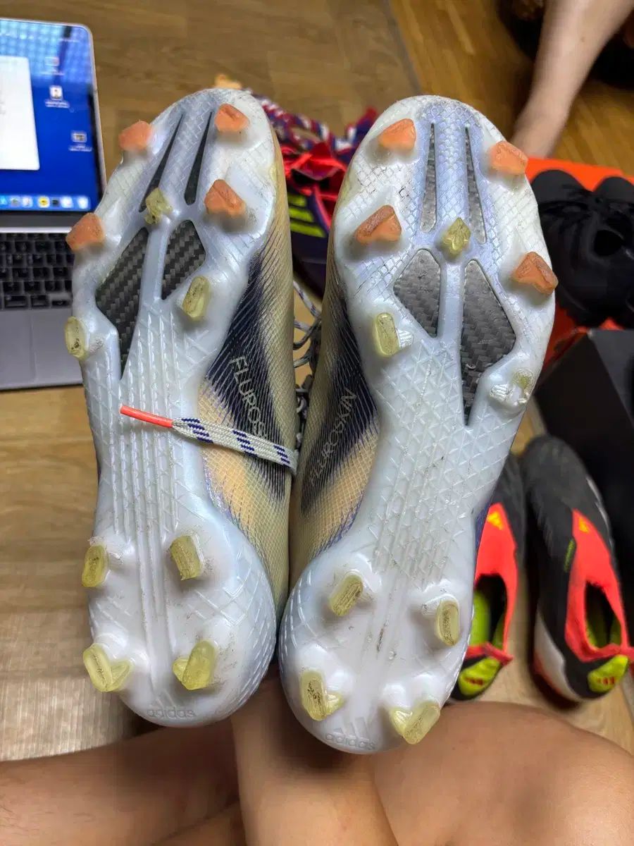 adidas フットボールシューズ IE4904 270 adidas フットボールシューズ IE4904 270