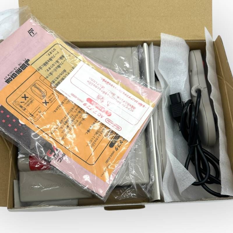 タレント 訳あり♥ 任天堂 ニューファミコン HVC-101 アウトレット 展示機 【高級品】