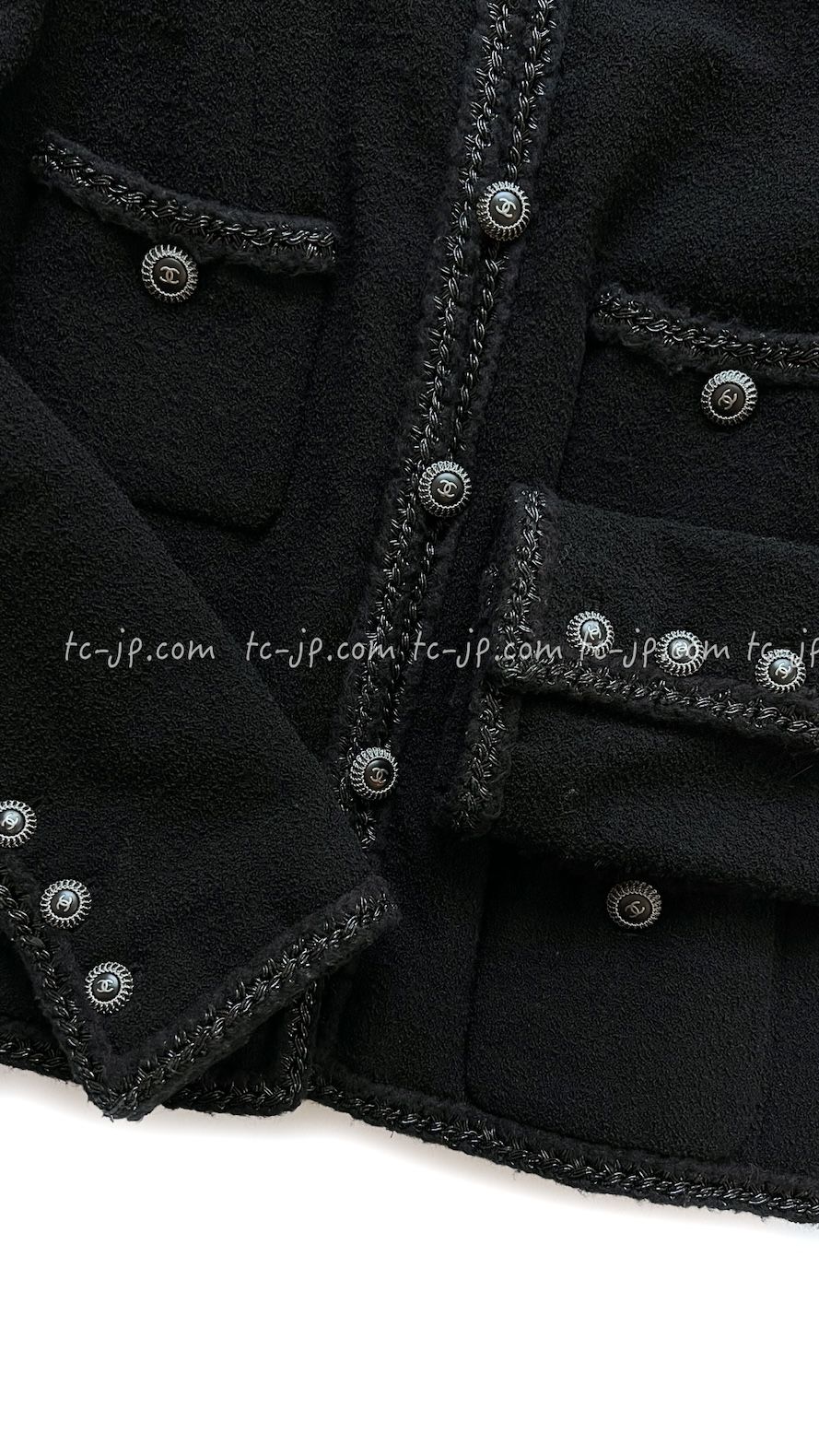 超希少品！♥ CHANEL　フリンジの黒ジャケットCCボタン　超人気の完売商品！ シャネル ジャケット CHANEL 超美品 激 貴重 ウール 限定！入手