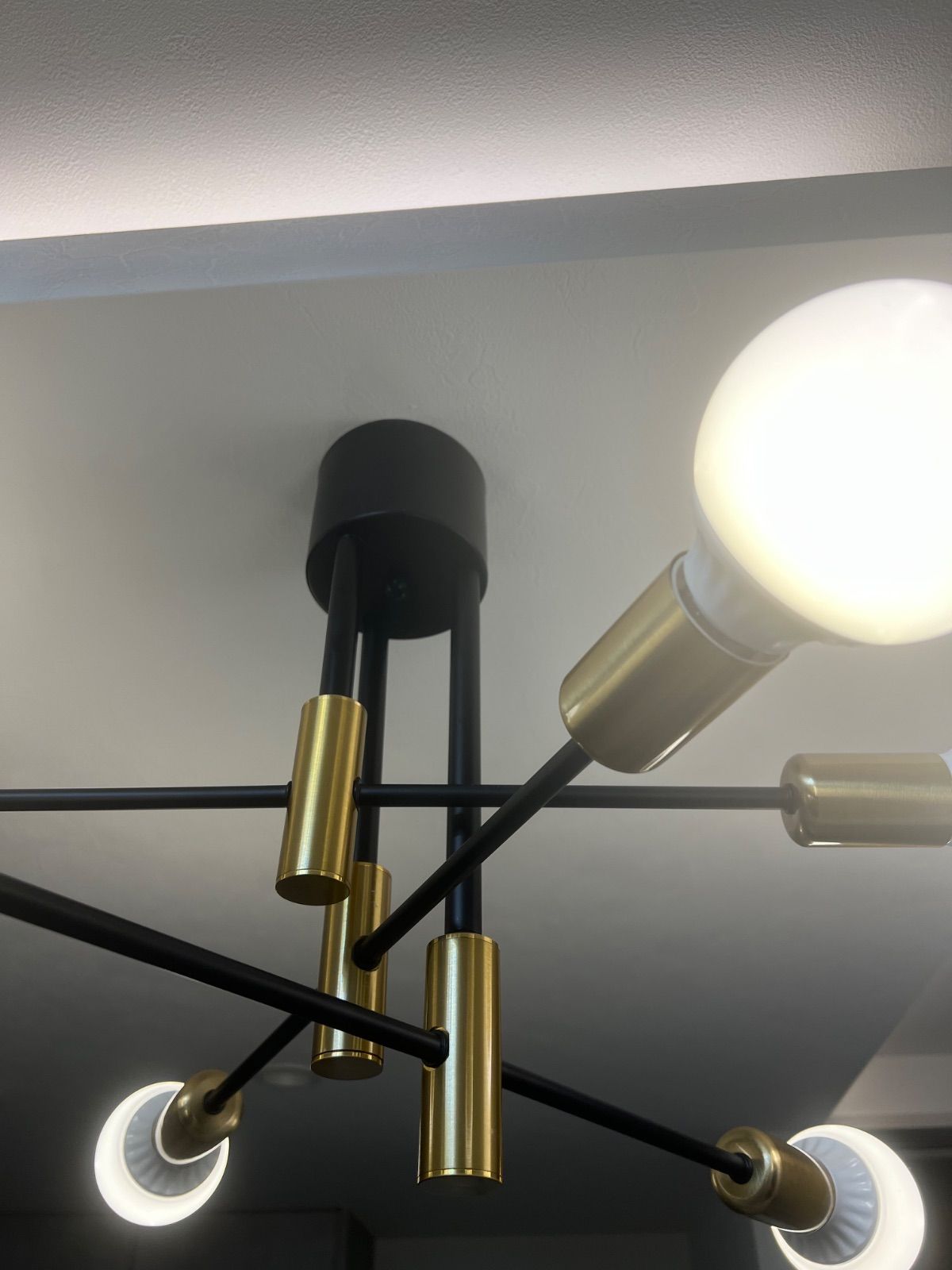 引掛シーリング用 小売業者 3色LED電球付きスパゲッティスタイル