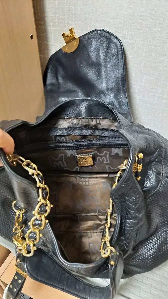 メトロシティショルダー
