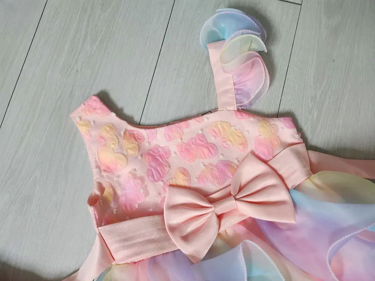 美品　シャーリーテンプル　不思議の国のアリス 絵本プリントワンピースピンク140 ♡New Arrival News♡アリス絵本プリントシリーズ発売のお知らせ