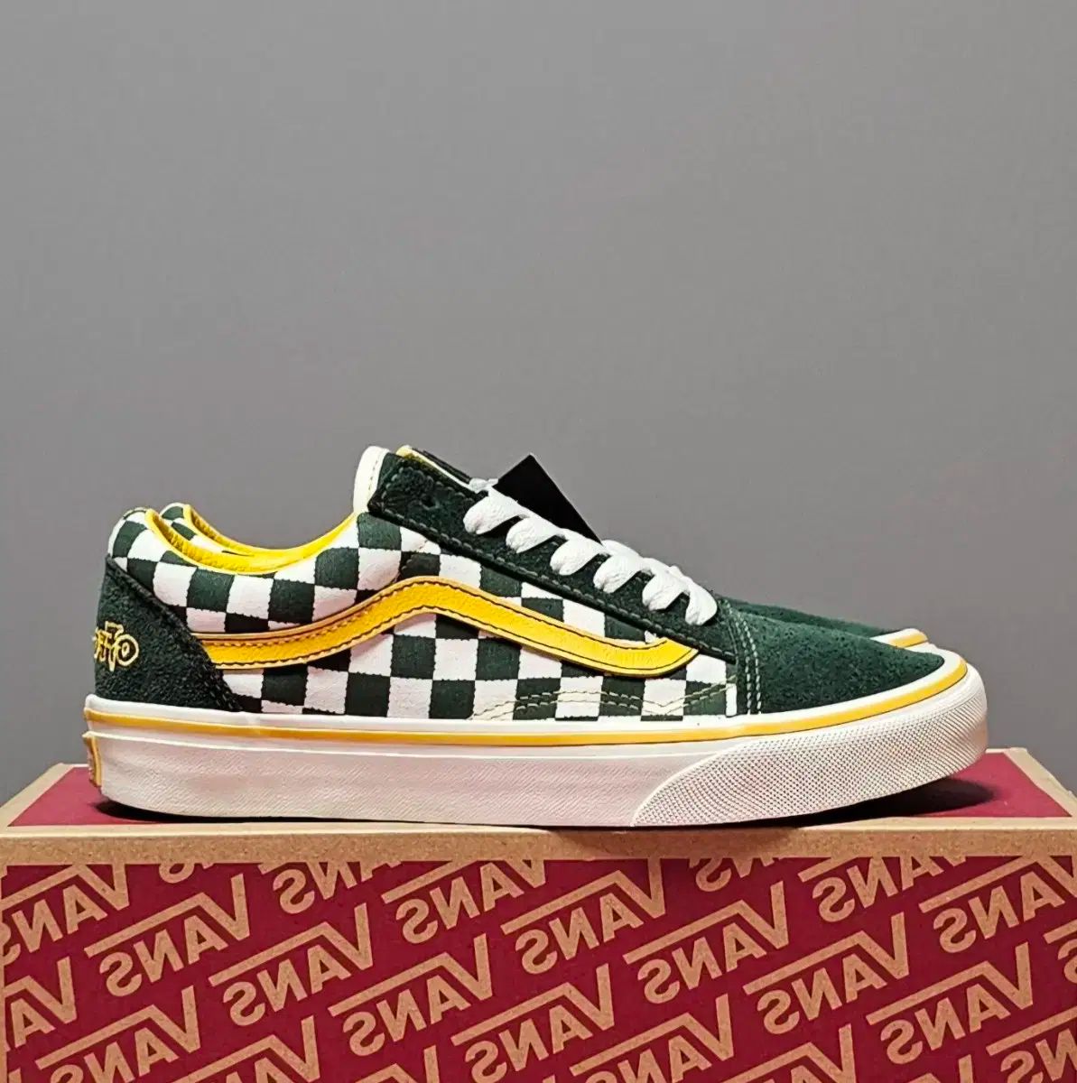 【雷市場（ポンジャン）商品韓国直送】 VANS(バンズ) アジア オールドスクール スニーカーズ 235 新品