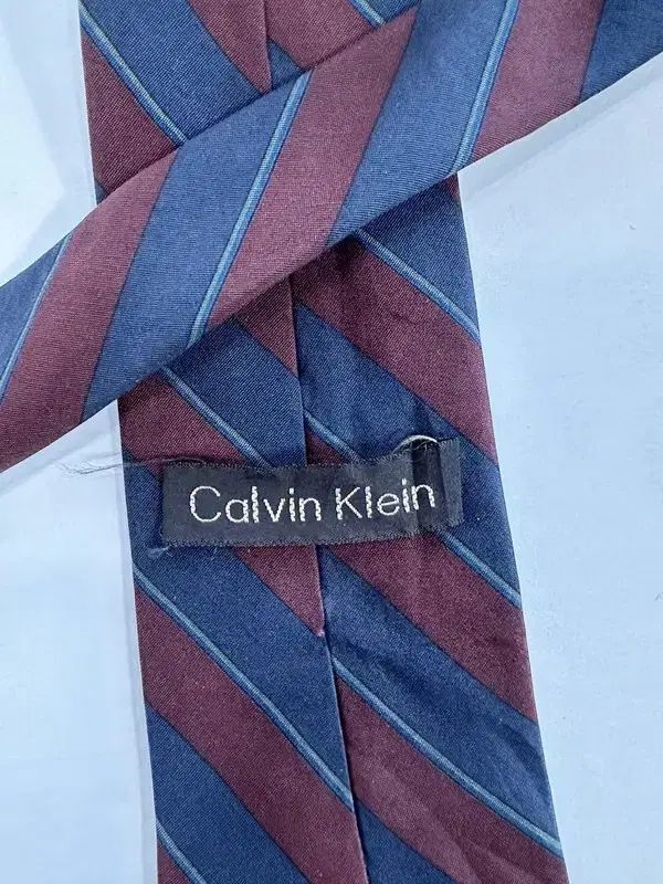 OS CALVIN KLEIN シルク 100 % カジュアルネクタイ