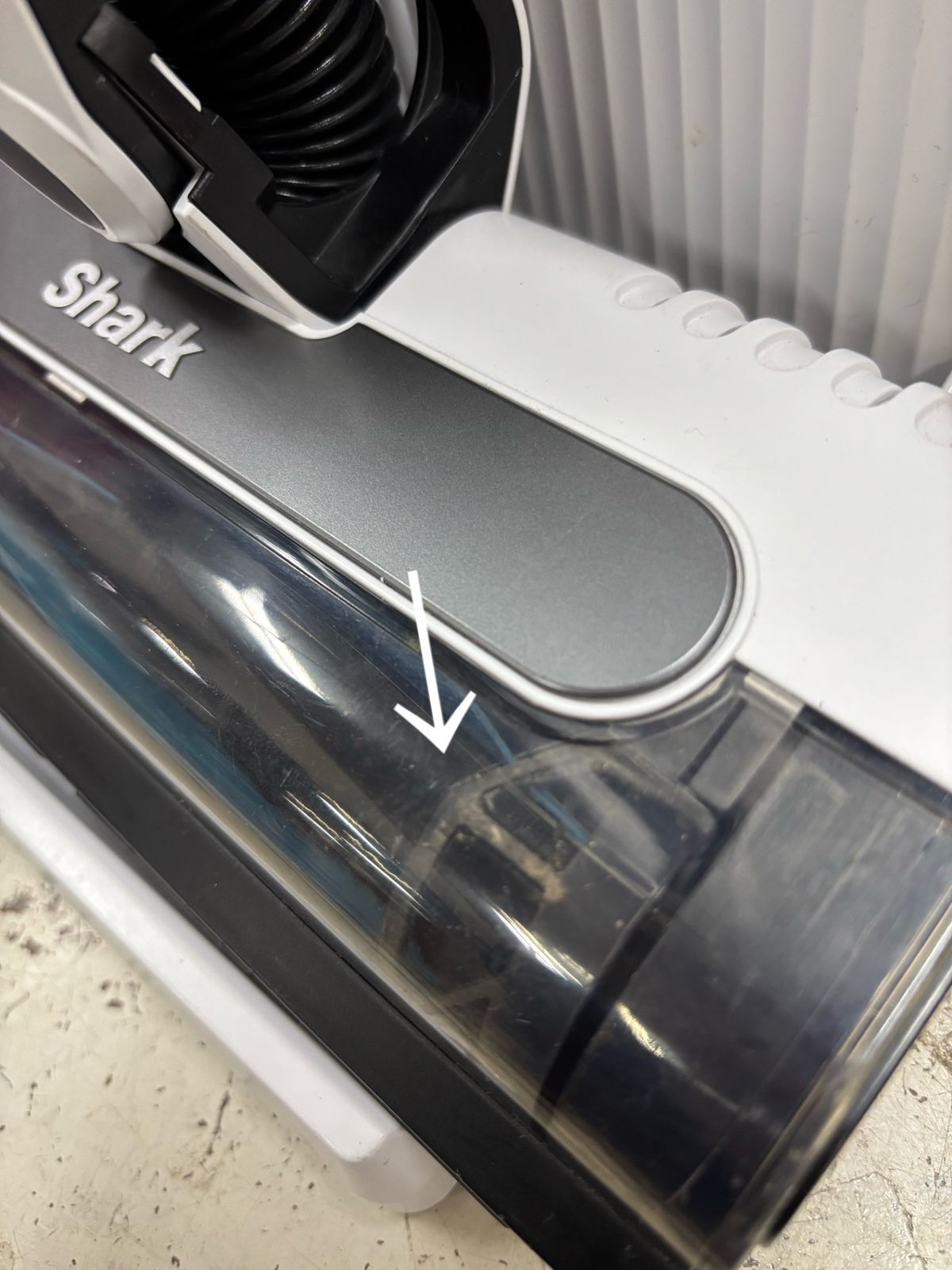 SharkコードレススティッククリーナーEVOPOWER