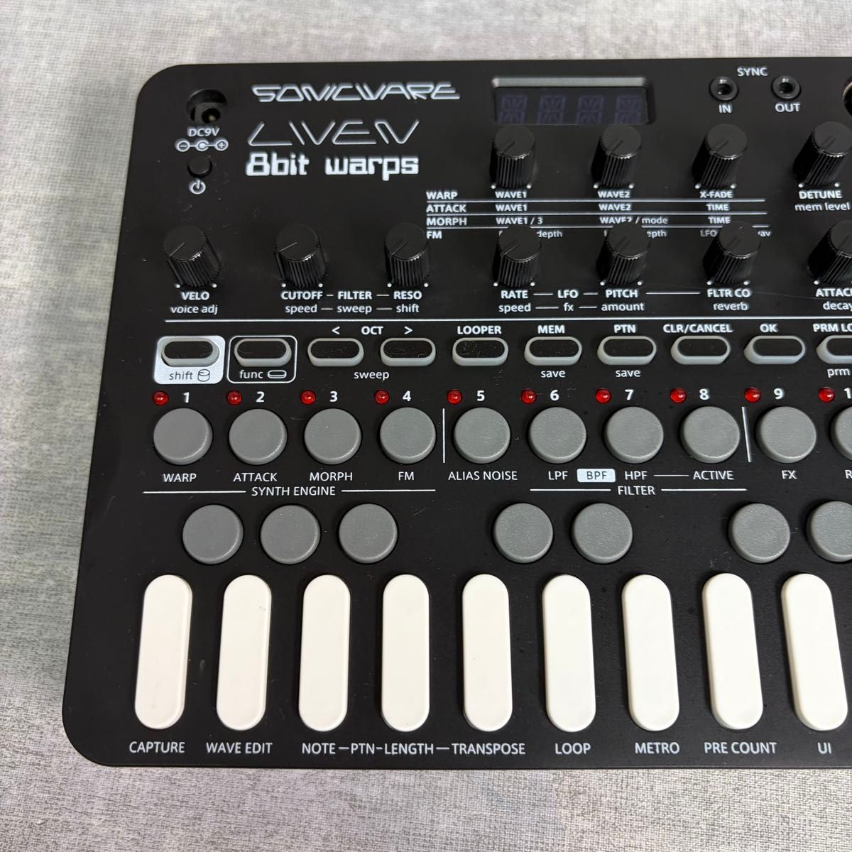 １００％正規品保証！ SONICWARE ソニックウェア LIVEN 8bit warps シンセサイザー グルーブボックス LVN-010