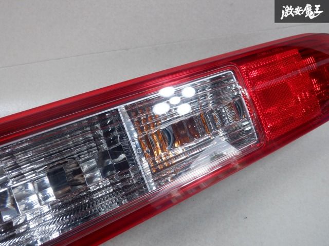 レンズ割れ無し!!】日産 NISSAN 純正 Z12 キューブ テールライト