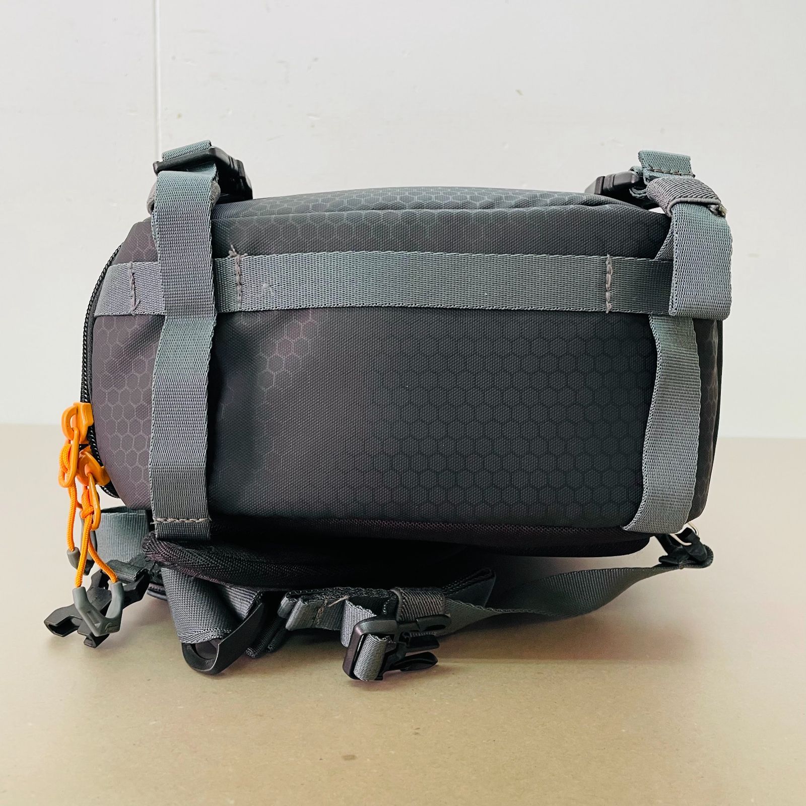 未使用 Lowepro ロープロ カメラバッグ スリングショット 未使用 Lowepro ロープロ カメラバッグ スリングショット