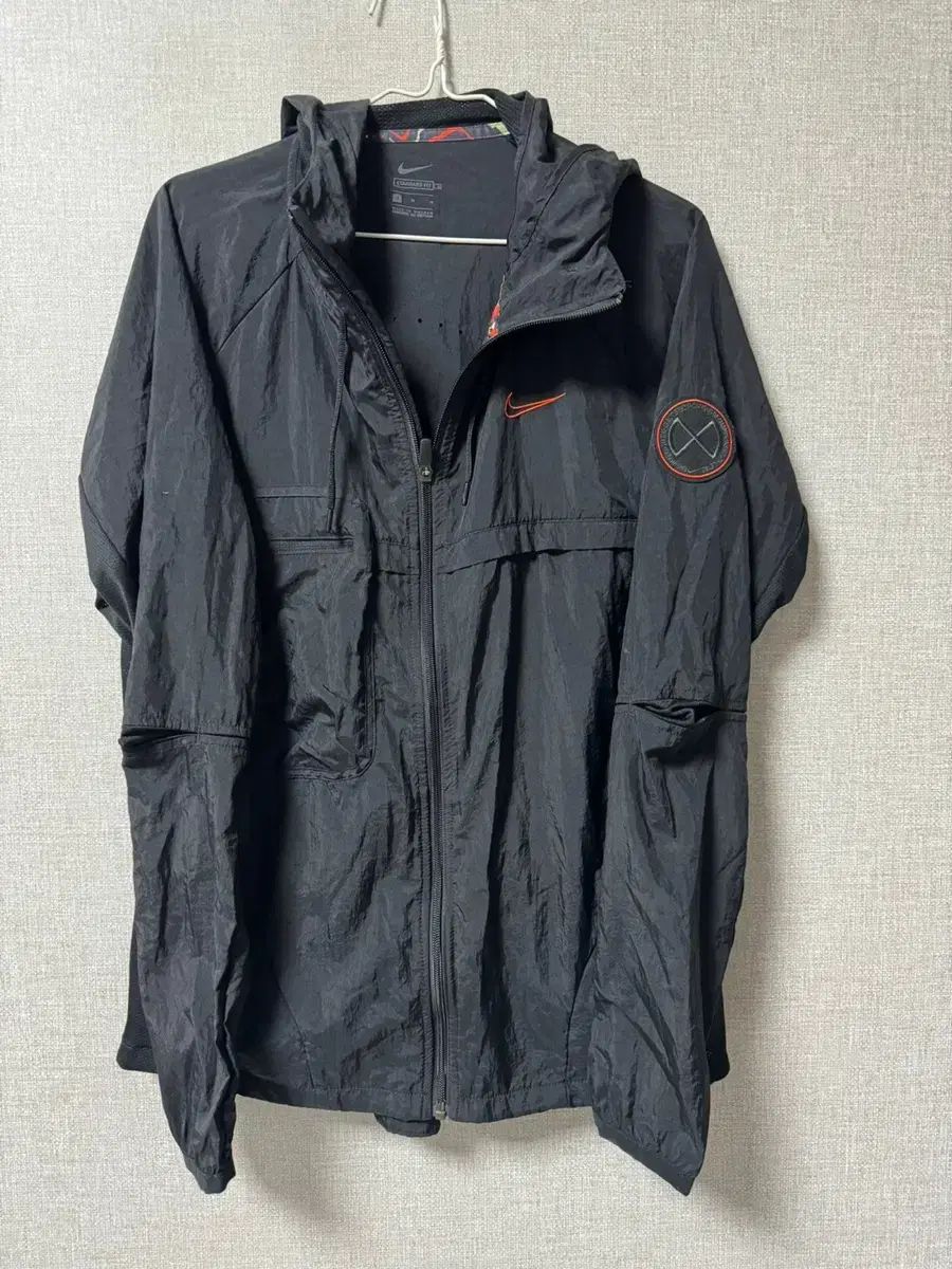 【雷市場（ポンジャン）商品韓国直送】Nike(ナイキ） ウインドブレーカー 95