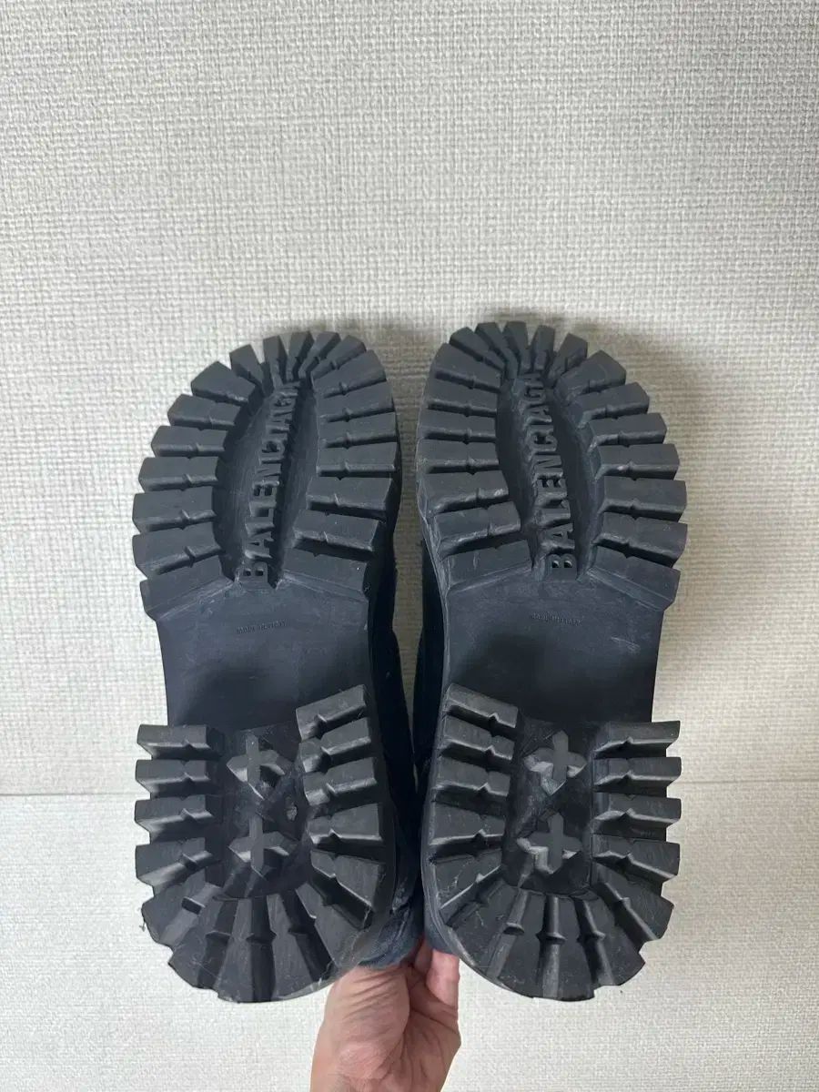 42 BALENCIAGA