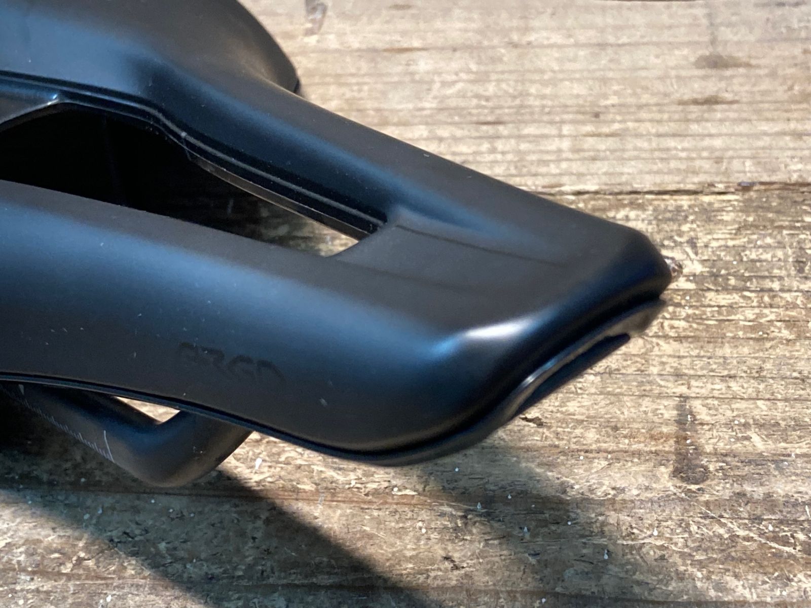 fizik サドル アルゴ ブラック JH489 フィジーク fizik ベント ARGO