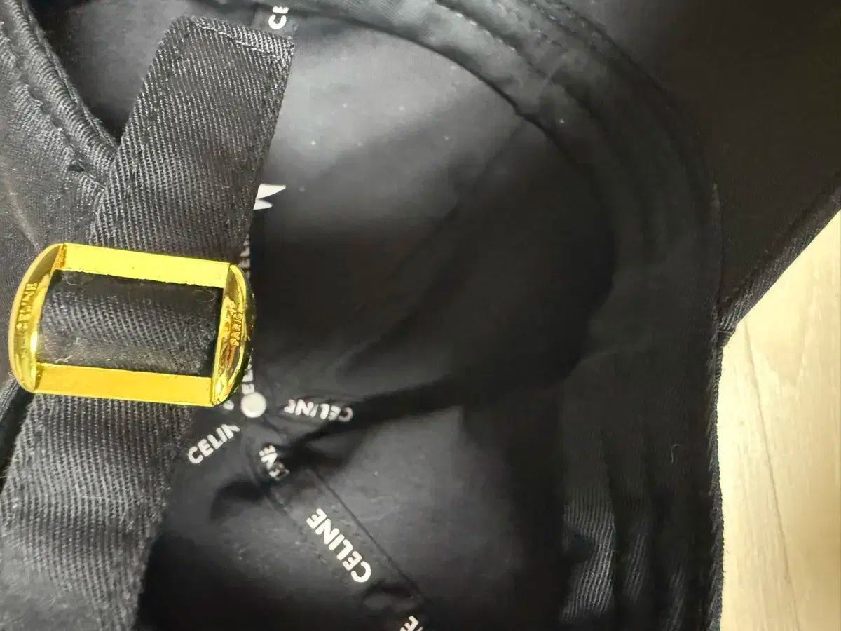 Celine トリオンフ ベースボールキャップ