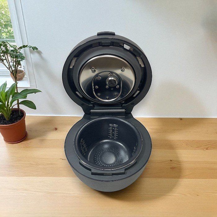 展示品）Panasonic パナソニック 炊飯器 SR-V10BB-K 5.5合