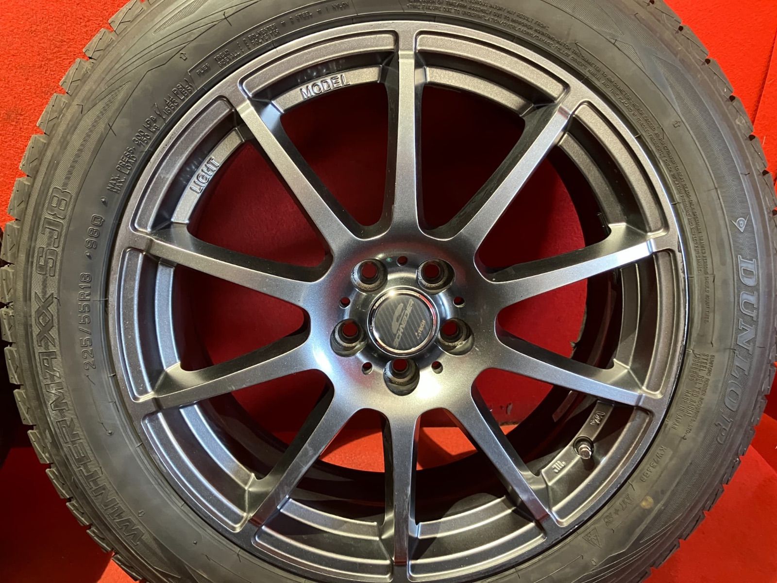 スタッドレスタイヤホイールセット 225 55R18 DUNLOP SJ8 18x7.0J 48 100 5H 社外 シュナイダー 4本SET