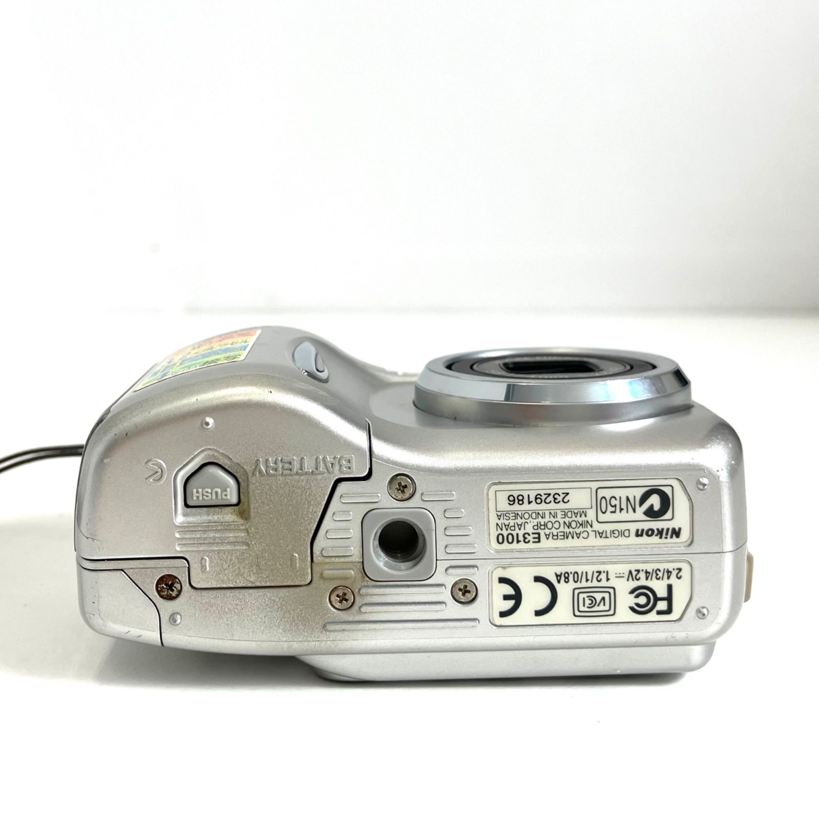 377681】 Nikon COOLPIX 3100 ジャンク品 部品取り ケース付き 綺麗品