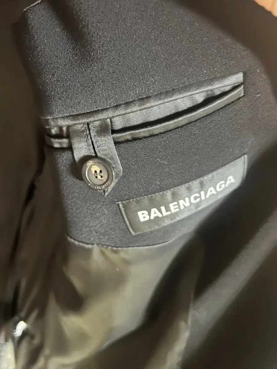 【雷市場（ポンジャン）商品韓国直送】 BALENCIAGA(バレンシアガ) ショルダーパッド ジャケット