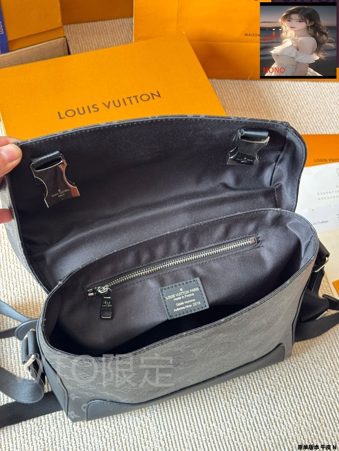 今日特価】Louis Vuitton Voyager Messenger Bag - ルイ