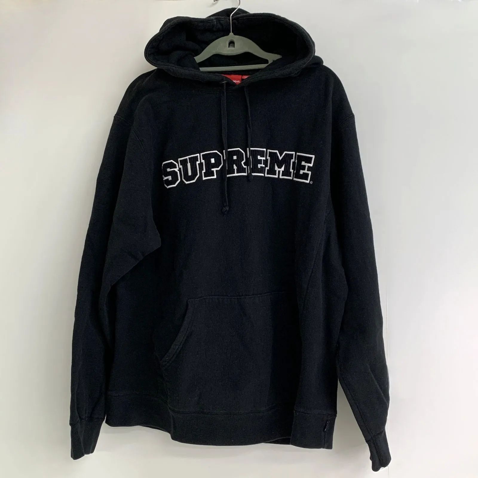 Supreme シュプリーム 刺繍 プルオーバー パーカー グレー Supreme シュプリーム 刺繍 プルオーバー パーカー グレー