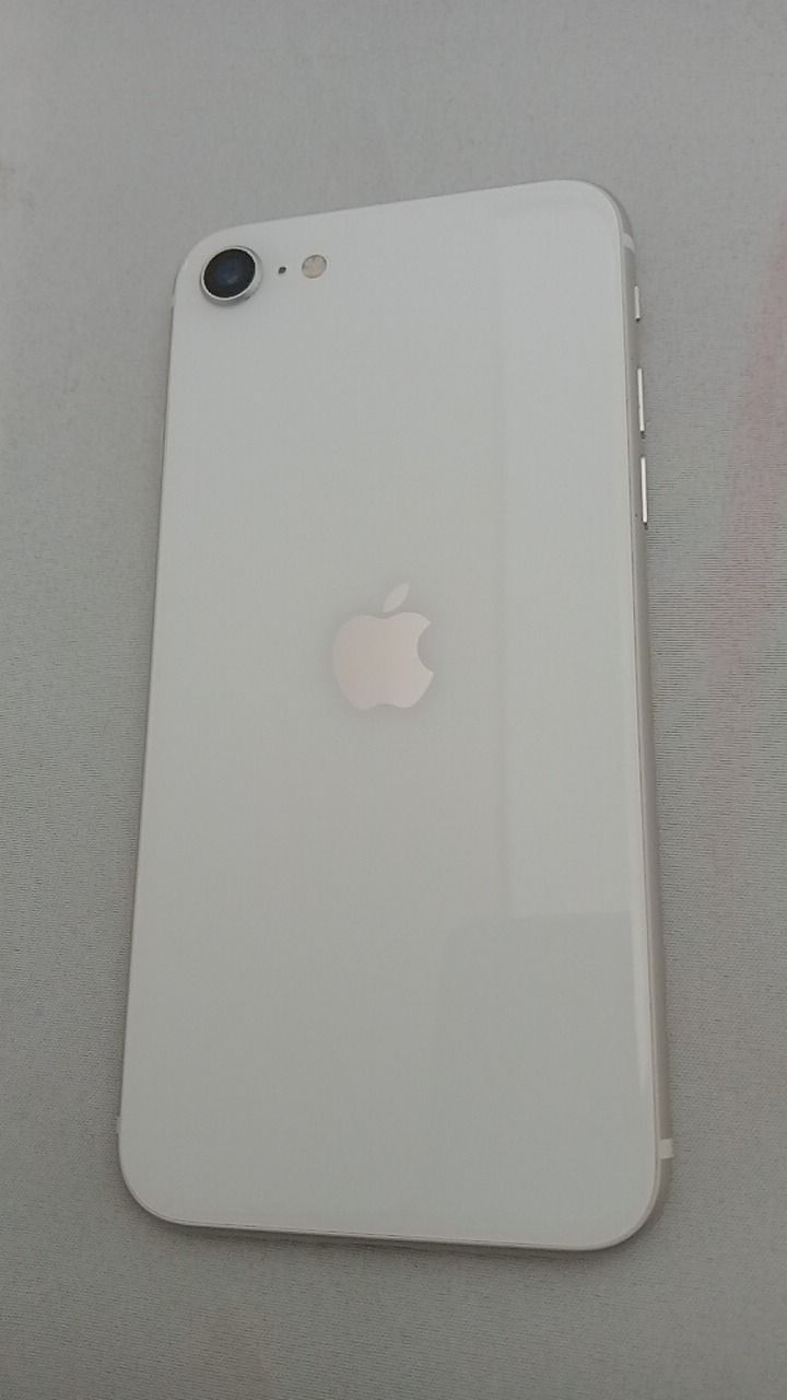 動作確認済！　iPhoneSE第二世代　A2296　64GB　本体　ホワイト　ホワイト　箱・充電アダプター付　SIMフリー　7746_0965