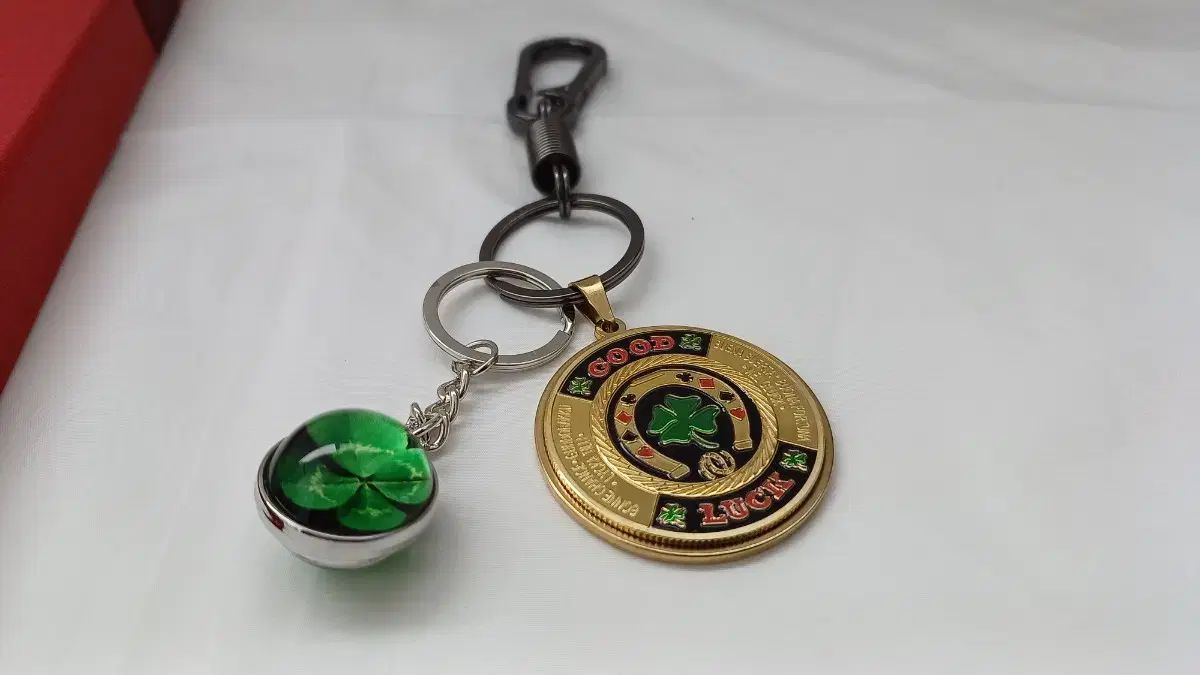 四 クローバー 運の コイン キーリング