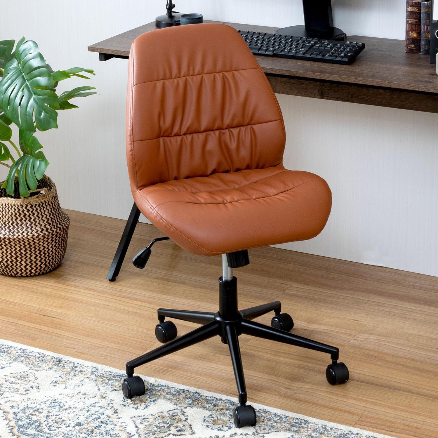 【特価商品】CSPU-CA 背中を包み込み、長時間のデスクワークでも快適なコンパクトデザインのデスクチェア