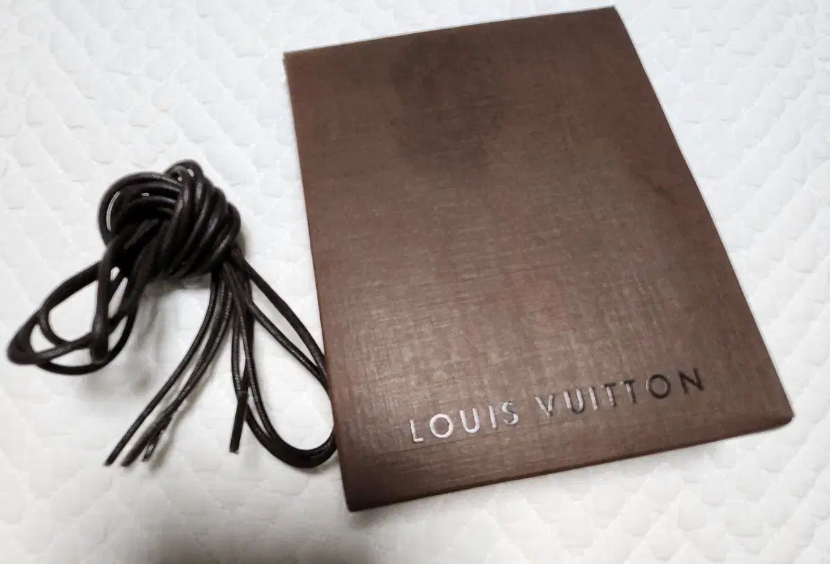 【雷市場（ポンジャン）商品韓国直送】 Louis Vuitton(ルイヴィトン) 靴紐