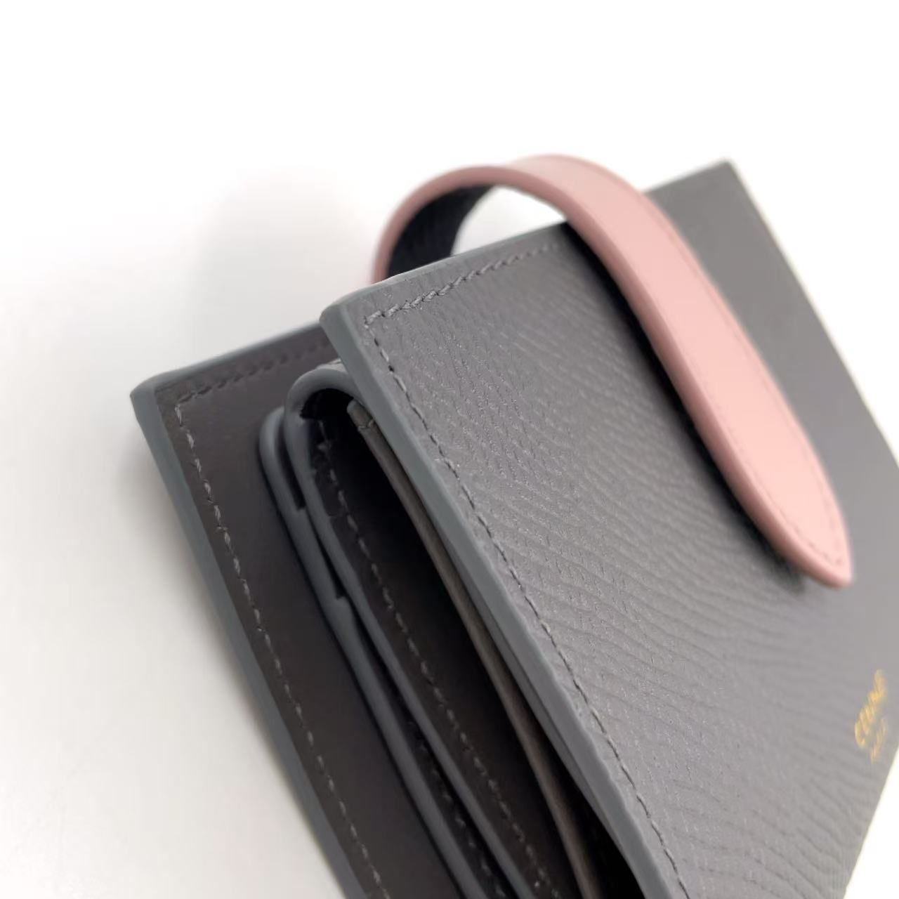 グレー×ピンク