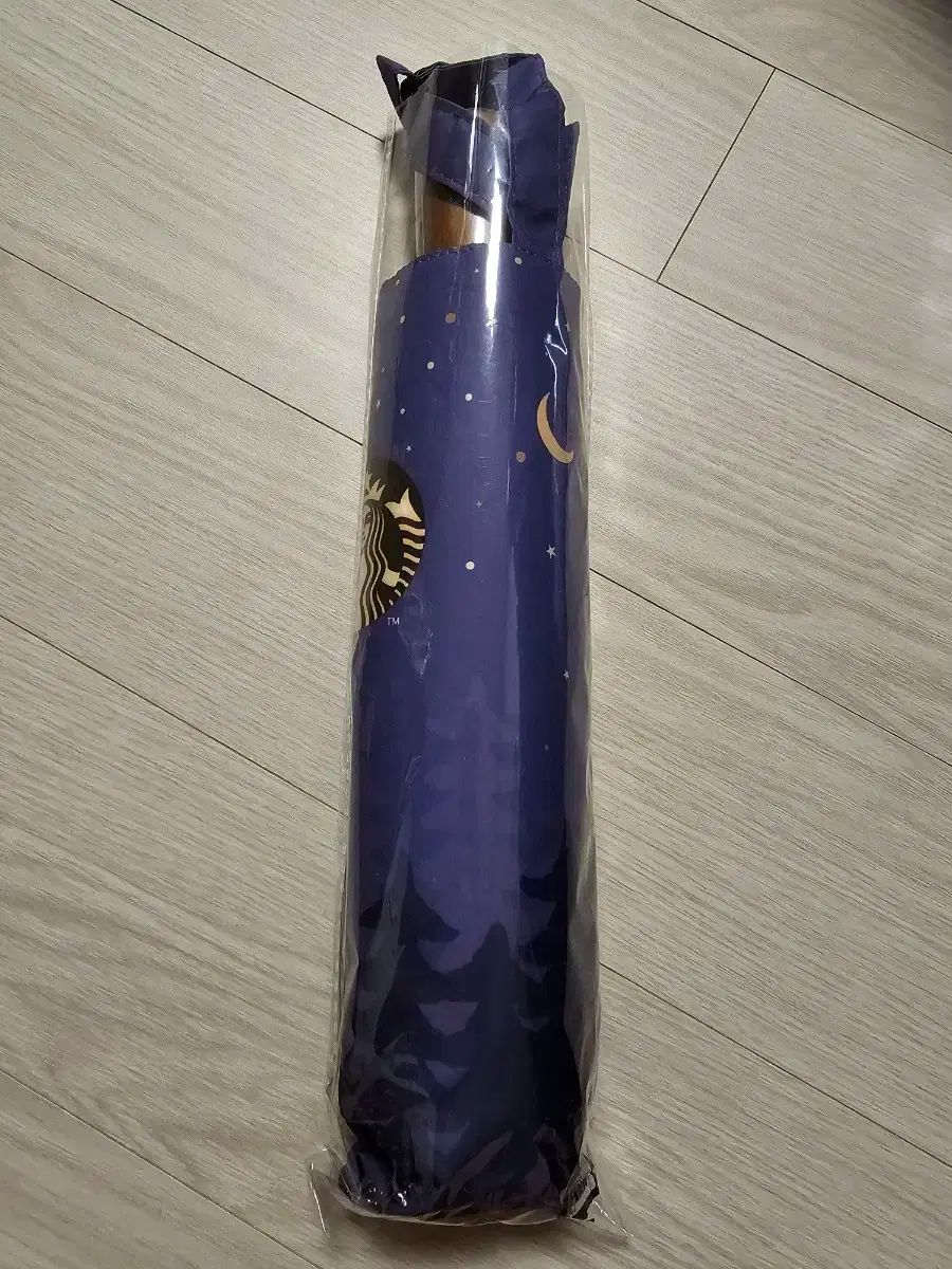 Starbucks スターバックス 夏 日没 傘