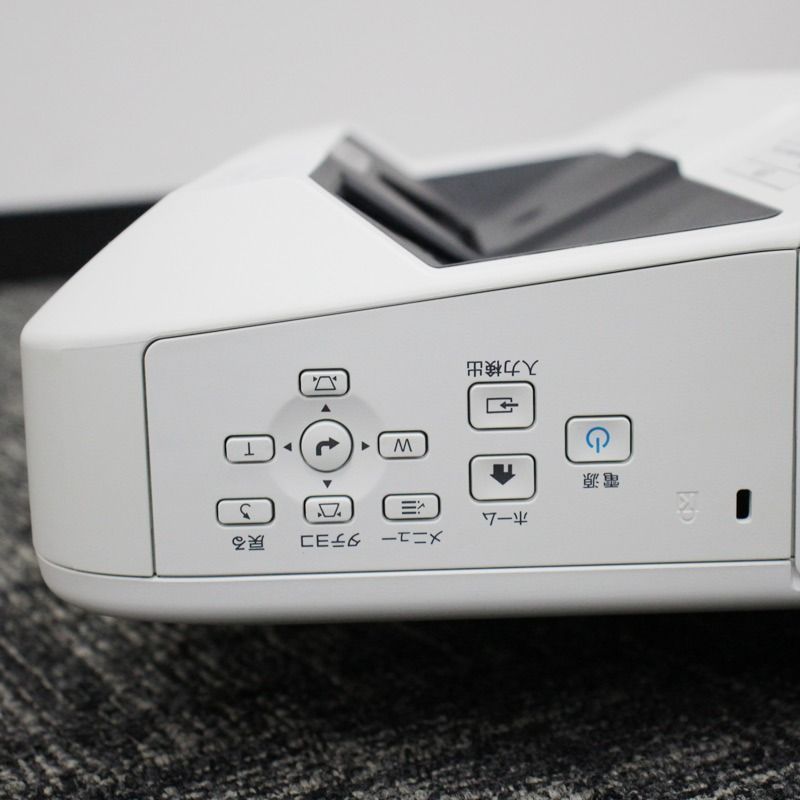 中古 ビジネスプロジェクター 超短焦点壁掛け対応モデル 明るさ