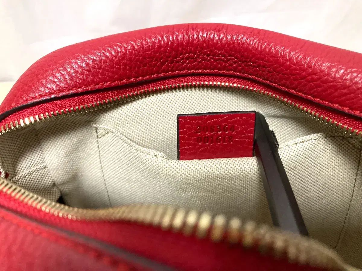 ✨未使用展示品✨　GUCCI ポーチ　ソーホー　GG タッセル　ファスナー　刻印 GUCCI(グッチ) ソーホー タッセル ディスコバッグ 投稿します