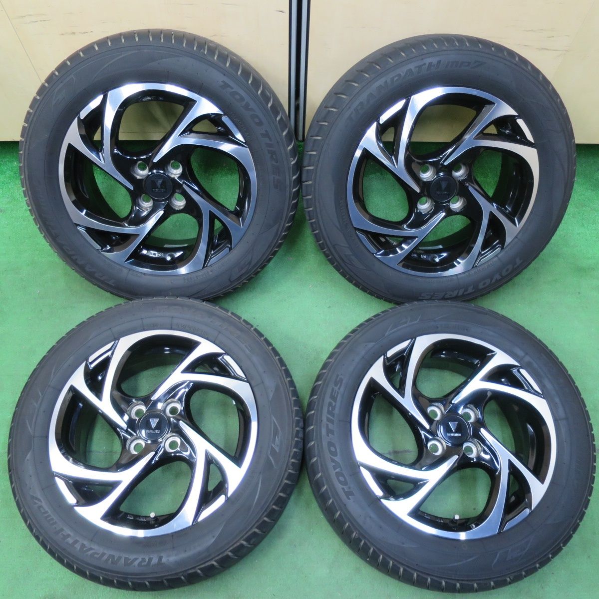 [送料無料] バリ溝！23年！キレイ！9.5分トヨタ 純正 ヤリス アクア等 MODELLISTA SpinAir VI 185/60R15 トーヨー トランパス MP7 モデリスタ スピンエア6 PCD100/4H4111604イノ