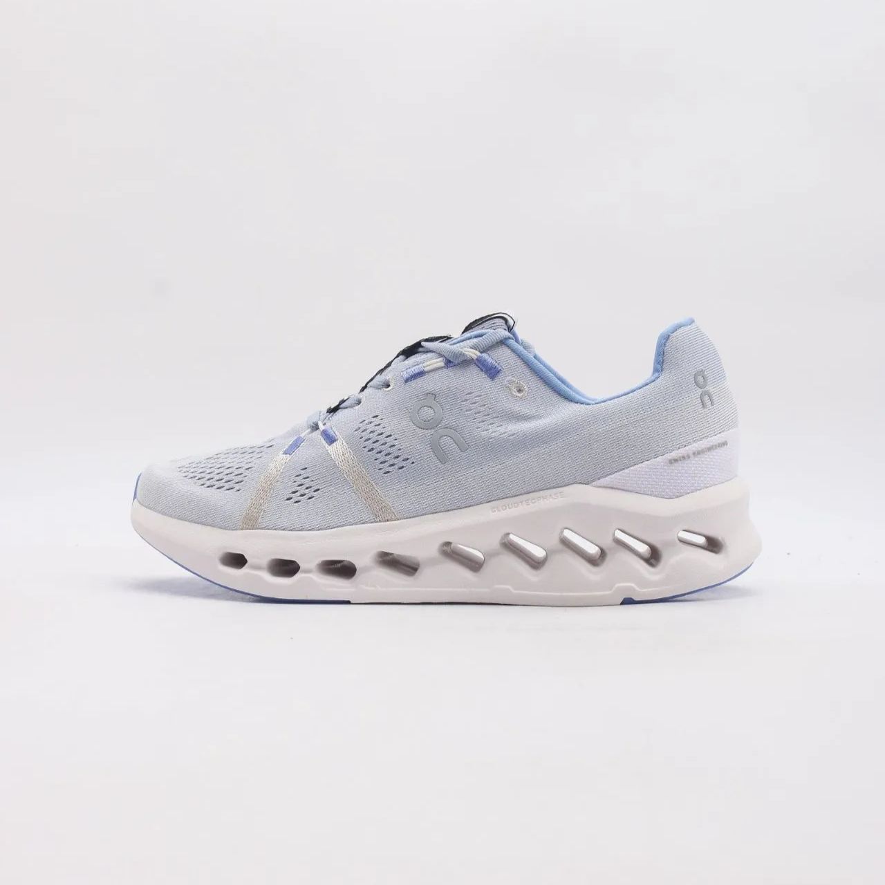 【新品未使用】 オン On Cloudsurfer クラウドサーファー ランニングシューズ 靴 ウィメンズ ユニセックス  ブルー  陸上・ランニング用品 集合