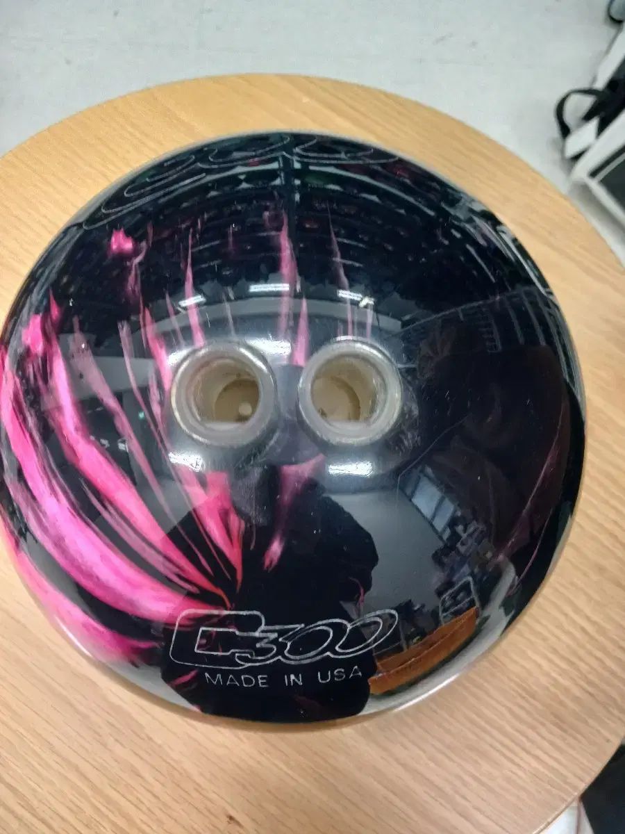 トゥーフィンガー 白