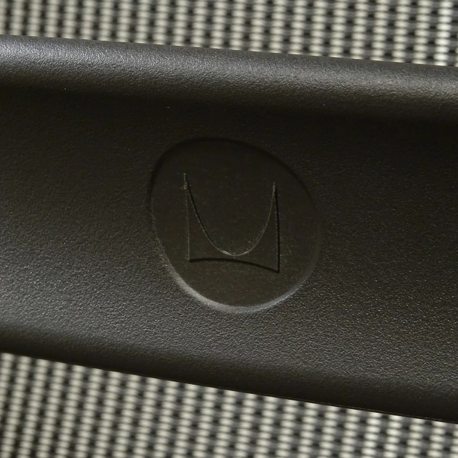 ハーマンミラー Setu